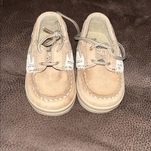 Sperrys size 2